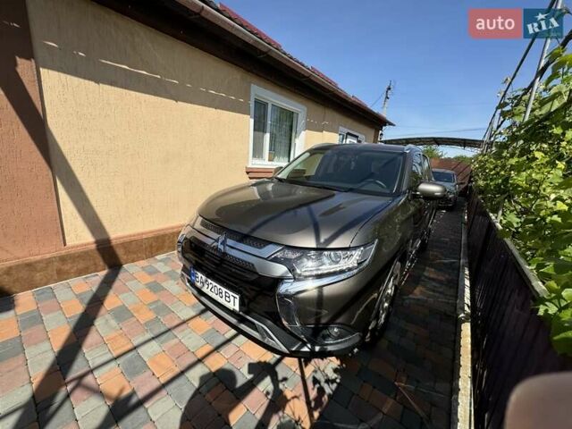 Мицубиси Аутлендер, объемом двигателя 2 л и пробегом 11 тыс. км за 23900 $, фото 1 на Automoto.ua