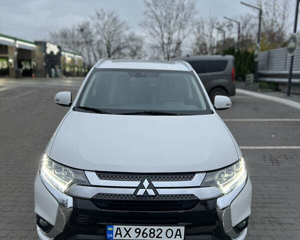 Мицубиси Аутлендер, объемом двигателя 2 л и пробегом 192 тыс. км за 18500 $, фото 1 на Automoto.ua