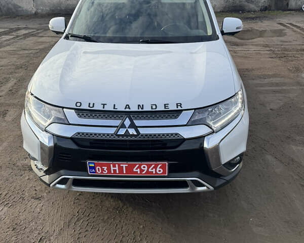 Мицубиси Аутлендер, объемом двигателя 0 л и пробегом 114 тыс. км за 14700 $, фото 1 на Automoto.ua