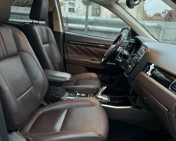 Мицубиси Аутлендер, объемом двигателя 2 л и пробегом 192 тыс. км за 18500 $, фото 17 на Automoto.ua