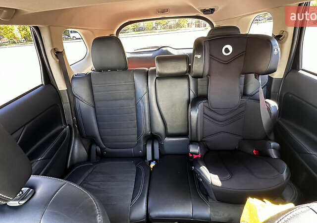 Мицубиси Аутлендер, объемом двигателя 2.36 л и пробегом 80 тыс. км за 17900 $, фото 3 на Automoto.ua