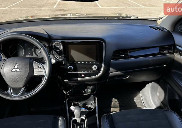 Мицубиси Аутлендер, объемом двигателя 2.36 л и пробегом 80 тыс. км за 17900 $, фото 4 на Automoto.ua