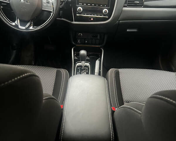 Мицубиси Аутлендер, объемом двигателя 2 л и пробегом 67 тыс. км за 18200 $, фото 4 на Automoto.ua