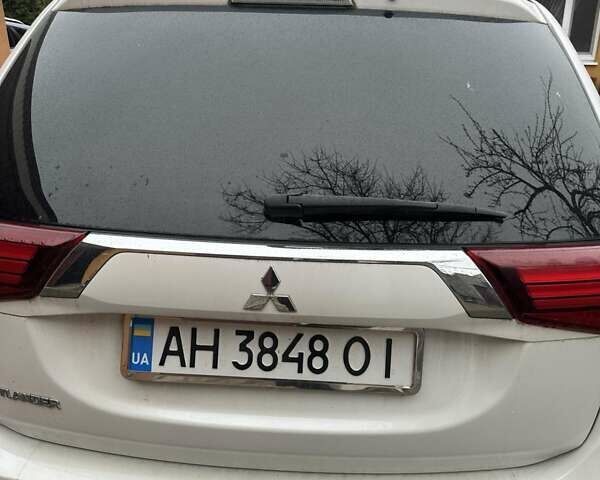 Мицубиси Аутлендер, объемом двигателя 2 л и пробегом 35 тыс. км за 24000 $, фото 2 на Automoto.ua