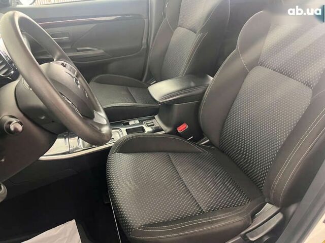 Мицубиси Аутлендер, объемом двигателя 2.4 л и пробегом 39 тыс. км за 18350 $, фото 7 на Automoto.ua