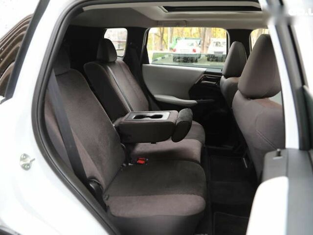 Міцубісі Аутлендер, об'ємом двигуна 2.5 л та пробігом 18 тис. км за 30000 $, фото 10 на Automoto.ua