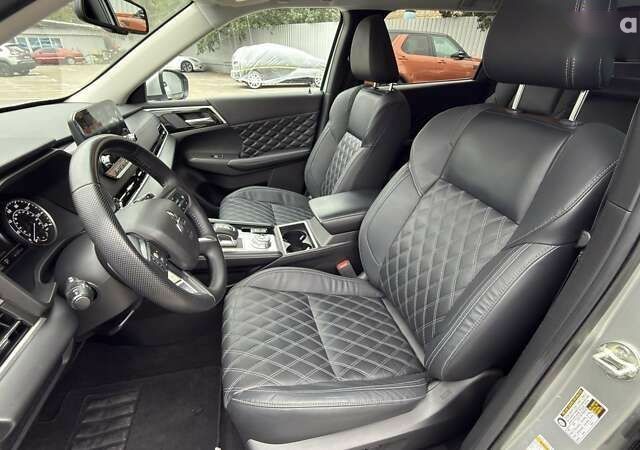 Мицубиси Аутлендер, объемом двигателя 2.5 л и пробегом 25 тыс. км за 28500 $, фото 15 на Automoto.ua