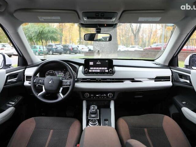 Міцубісі Аутлендер, об'ємом двигуна 2.5 л та пробігом 18 тис. км за 30000 $, фото 13 на Automoto.ua