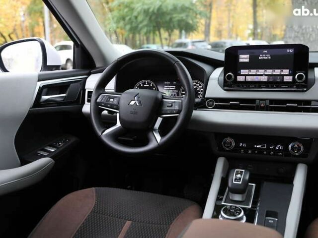 Міцубісі Аутлендер, об'ємом двигуна 2.5 л та пробігом 18 тис. км за 30000 $, фото 12 на Automoto.ua
