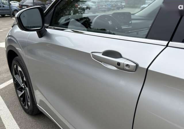 Мицубиси Аутлендер, объемом двигателя 2.5 л и пробегом 25 тыс. км за 28500 $, фото 10 на Automoto.ua