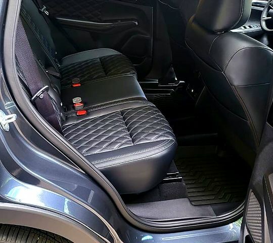 Мицубиси Аутлендер, объемом двигателя 2.5 л и пробегом 10 тыс. км за 39000 $, фото 5 на Automoto.ua