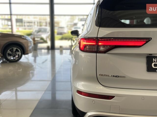 Мицубиси Аутлендер, объемом двигателя 2.49 л и пробегом 0 тыс. км за 35580 $, фото 7 на Automoto.ua