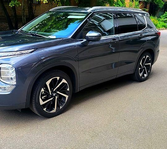 Мицубиси Аутлендер, объемом двигателя 2.5 л и пробегом 10 тыс. км за 39000 $, фото 1 на Automoto.ua