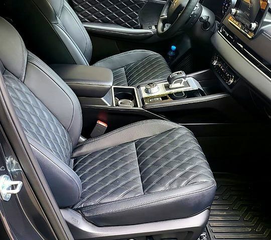 Мицубиси Аутлендер, объемом двигателя 2.5 л и пробегом 10 тыс. км за 39000 $, фото 4 на Automoto.ua