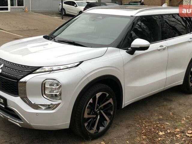 Мицубиси Аутлендер, объемом двигателя 2.49 л и пробегом 0 тыс. км за 39728 $, фото 1 на Automoto.ua