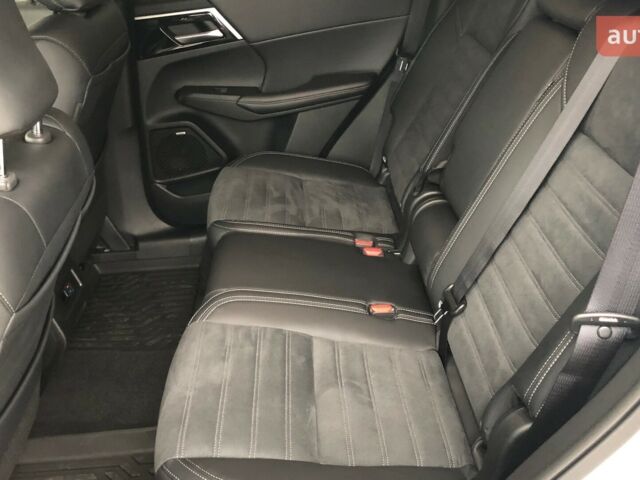 Мицубиси Аутлендер, объемом двигателя 2.49 л и пробегом 0 тыс. км за 39633 $, фото 22 на Automoto.ua