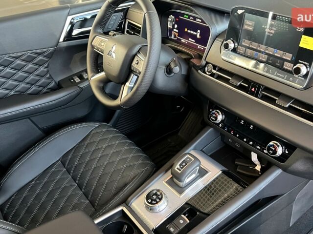 Мицубиси Аутлендер 2025 года купить новое авто Мицубиси Аутлендер 2025 года от официального дилера Автоцентр AUTO.RIA Мицубиси фото