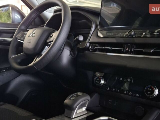 купить новое авто Мицубиси Аутлендер 2025 года от официального дилера Ньютон Авто Місто Мицубиси фото