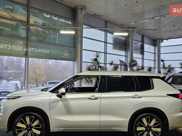 Мицубиси Аутлендер, объемом двигателя 2.49 л и пробегом 0 тыс. км за 44024 $, фото 2 на Automoto.ua