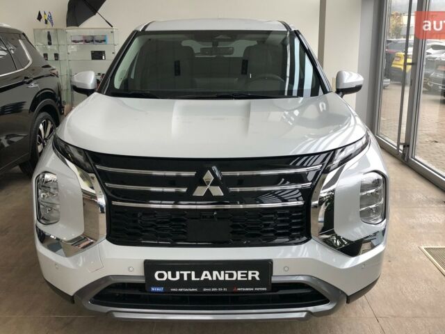 Мицубиси Аутлендер, объемом двигателя 2.49 л и пробегом 0 тыс. км за 39633 $, фото 1 на Automoto.ua