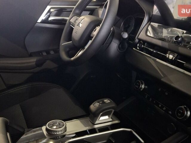 купить новое авто Мицубиси Аутлендер 2025 года от официального дилера Ньютон Авто Місто Мицубиси фото