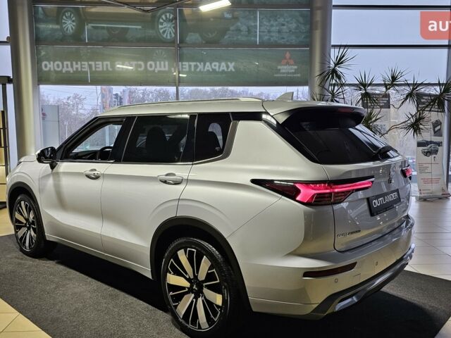 Мицубиси Аутлендер, объемом двигателя 2.49 л и пробегом 0 тыс. км за 44024 $, фото 1 на Automoto.ua