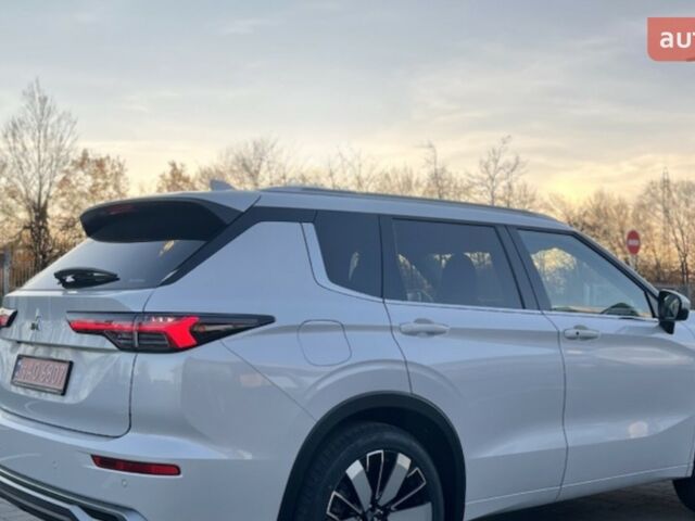 Мицубиси Аутлендер, объемом двигателя 2.49 л и пробегом 0 тыс. км за 43681 $, фото 8 на Automoto.ua