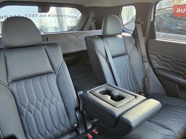 Мицубиси Аутлендер, объемом двигателя 2.49 л и пробегом 0 тыс. км за 44024 $, фото 21 на Automoto.ua