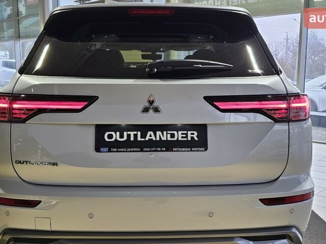 Мицубиси Аутлендер, объемом двигателя 2.49 л и пробегом 0 тыс. км за 44024 $, фото 4 на Automoto.ua