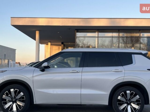 Мицубиси Аутлендер, объемом двигателя 2.49 л и пробегом 0 тыс. км за 43681 $, фото 4 на Automoto.ua