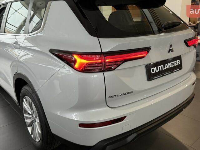 Мицубиси Аутлендер, объемом двигателя 2.49 л и пробегом 0 тыс. км за 34296 $, фото 8 на Automoto.ua