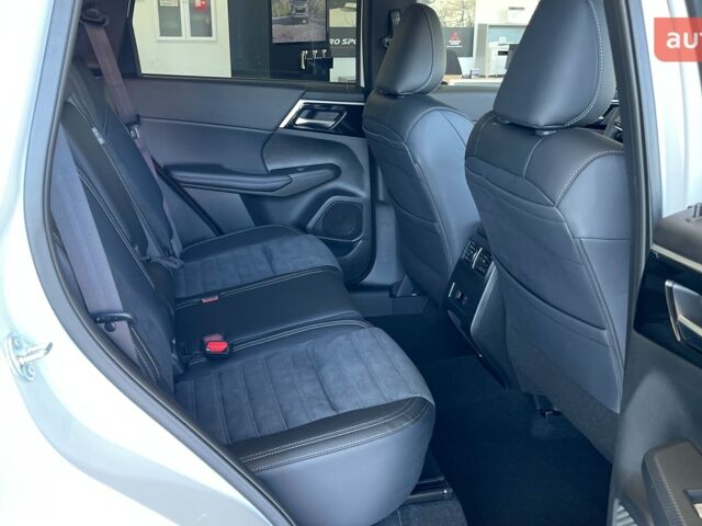 Мицубиси Аутлендер 2025 в Львове на Automoto.ua Мицубиси Аутлендер, объемом двигателя 2.49 л и пробегом 0 тыс. км за 39690 $, фото 39 на Automoto.ua