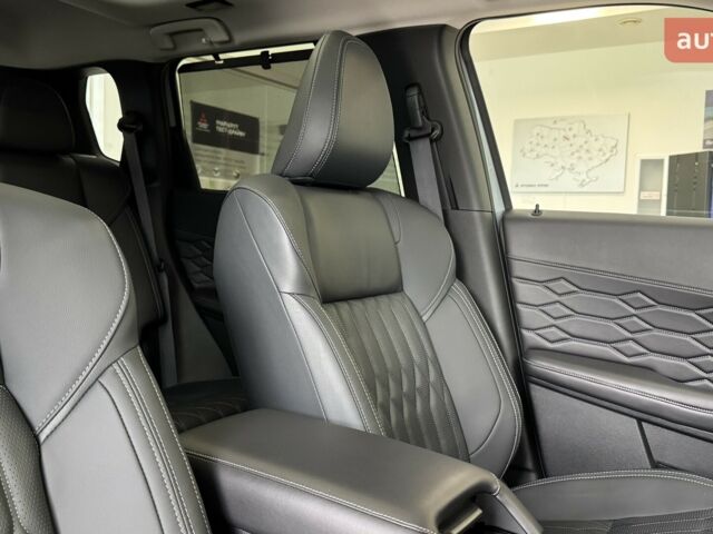 Мицубиси Аутлендер, объемом двигателя 2.49 л и пробегом 0 тыс. км за 44076 $, фото 35 на Automoto.ua