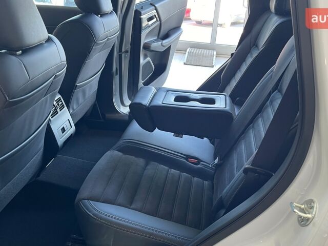 Мицубиси Аутлендер 2025 в Львове на Automoto.ua Мицубиси Аутлендер, объемом двигателя 2.49 л и пробегом 0 тыс. км за 39690 $, фото 35 на Automoto.ua