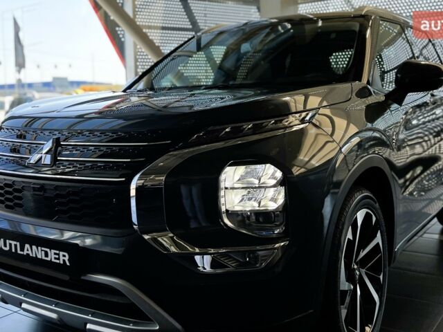 Мицубиси Аутлендер 2025 года купить новое авто Мицубиси Аутлендер 2025 года от официального дилера Автоцентр AUTO.RIA Мицубиси фото