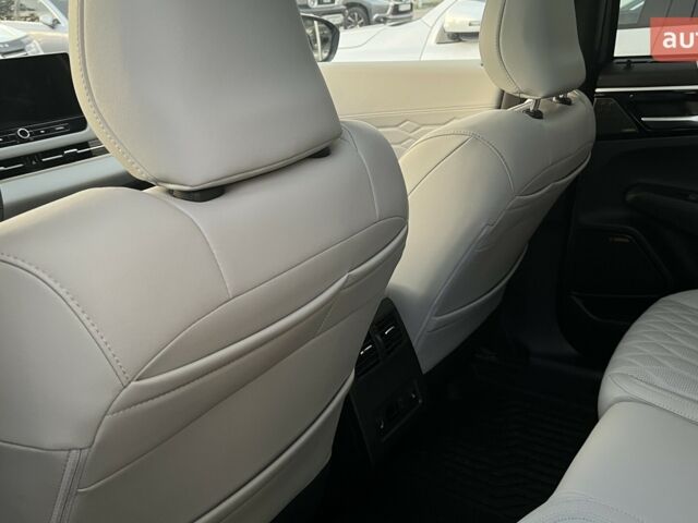 Мицубиси Аутлендер, объемом двигателя 2.49 л и пробегом 0 тыс. км за 44024 $, фото 7 на Automoto.ua