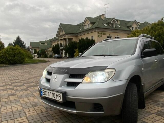 Сірий Міцубісі Аутлендер, об'ємом двигуна 2 л та пробігом 3 тис. км за 5500 $, фото 4 на Automoto.ua