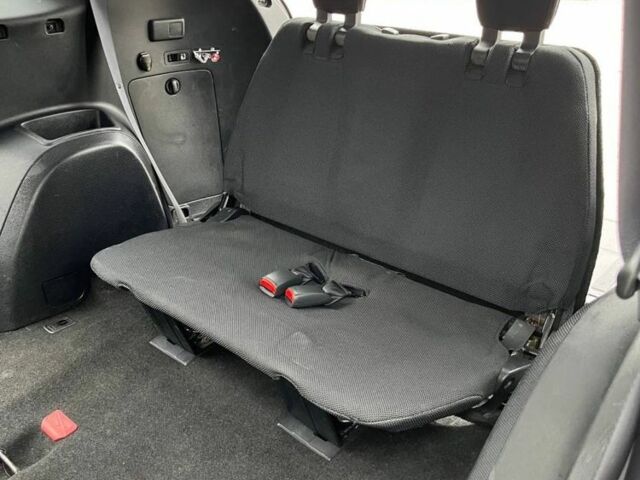 Серый Мицубиси Аутлендер, объемом двигателя 2 л и пробегом 275 тыс. км за 8500 $, фото 17 на Automoto.ua