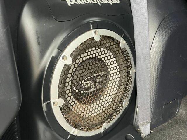 Серый Мицубиси Аутлендер, объемом двигателя 2 л и пробегом 275 тыс. км за 8500 $, фото 23 на Automoto.ua