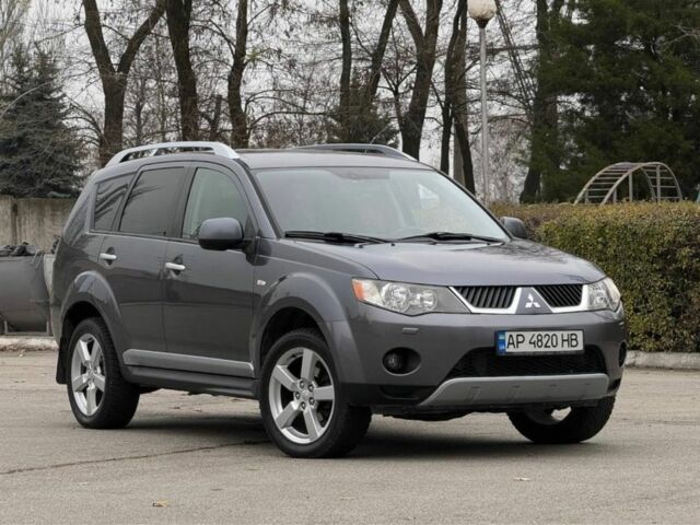 Серый Мицубиси Аутлендер, объемом двигателя 2 л и пробегом 275 тыс. км за 8500 $, фото 5 на Automoto.ua