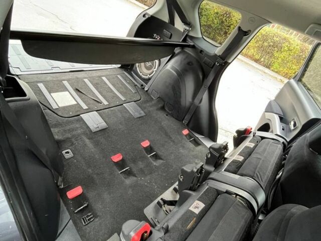 Серый Мицубиси Аутлендер, объемом двигателя 2 л и пробегом 275 тыс. км за 8500 $, фото 16 на Automoto.ua