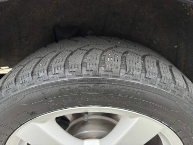 Серый Мицубиси Аутлендер, объемом двигателя 2 л и пробегом 275 тыс. км за 8500 $, фото 22 на Automoto.ua