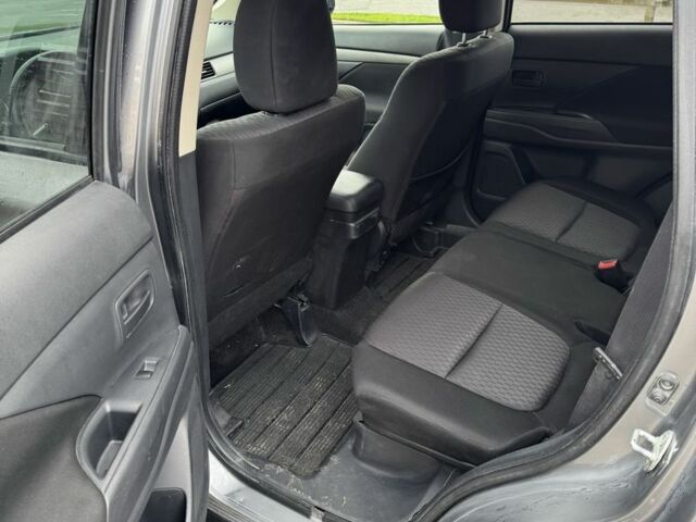 Серый Мицубиси Аутлендер, объемом двигателя 2 л и пробегом 177 тыс. км за 10399 $, фото 9 на Automoto.ua