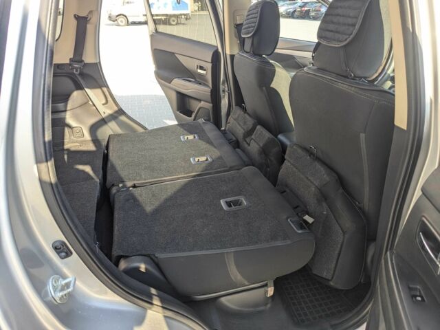 Серый Мицубиси Аутлендер, объемом двигателя 2.4 л и пробегом 142 тыс. км за 15999 $, фото 16 на Automoto.ua