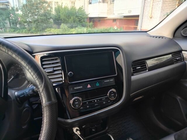 Сірий Міцубісі Аутлендер, об'ємом двигуна 2.4 л та пробігом 95 тис. км за 16800 $, фото 10 на Automoto.ua