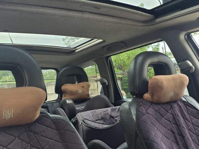 Серый Мицубиси Аутлендер, объемом двигателя 2 л и пробегом 300 тыс. км за 7000 $, фото 6 на Automoto.ua