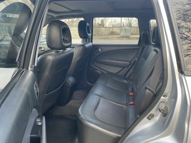 Сірий Міцубісі Аутлендер, об'ємом двигуна 2 л та пробігом 228 тис. км за 6300 $, фото 5 на Automoto.ua