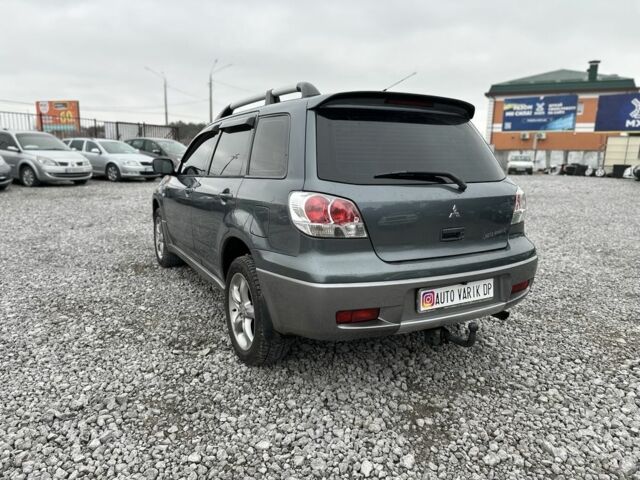 Серый Мицубиси Аутлендер, объемом двигателя 0 л и пробегом 265 тыс. км за 6300 $, фото 5 на Automoto.ua