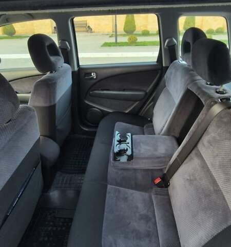 Серый Мицубиси Аутлендер, объемом двигателя 2 л и пробегом 209 тыс. км за 5800 $, фото 10 на Automoto.ua