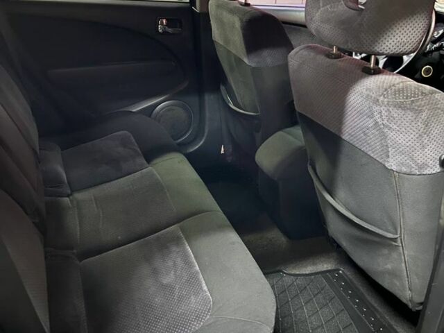 Серый Мицубиси Аутлендер, объемом двигателя 0 л и пробегом 400 тыс. км за 2500 $, фото 6 на Automoto.ua